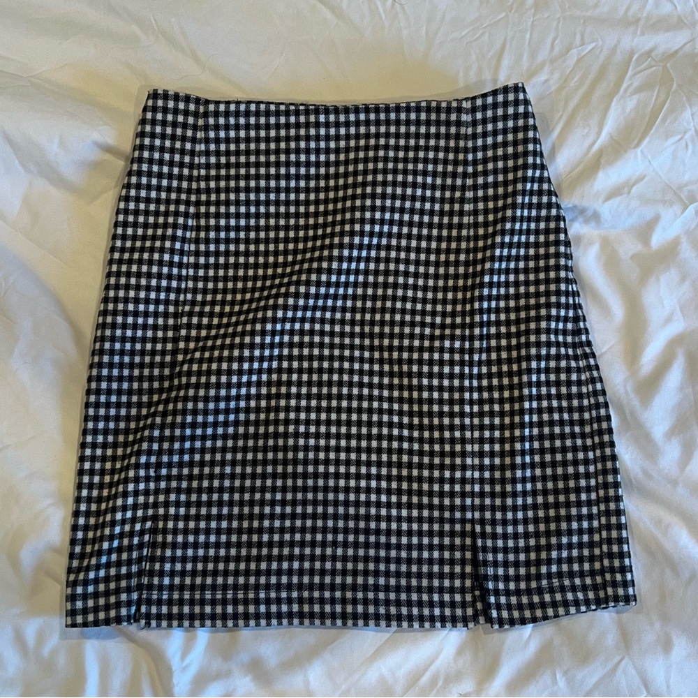 Black & white plaid mini skirt (0)